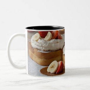 Caneca De Café Em Dois Tons Torrada Francesa de Morango e Banana