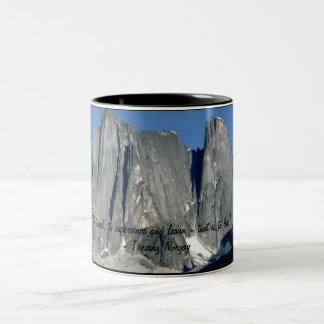 Caneca De Café Em Dois Tons torre 2 da flor de lótus