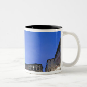 Caneca De Café Em Dois Tons Toscana, Lucca, Piazza San Michele ao Amanhecer