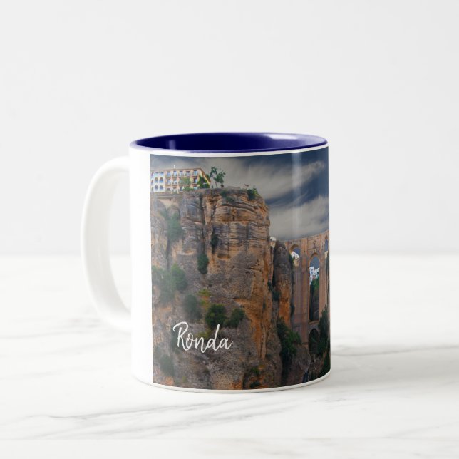 Caneca De Café Em Dois Tons Towering from Above- Ronda - A verdadeira Espanha (Frente Esquerda)