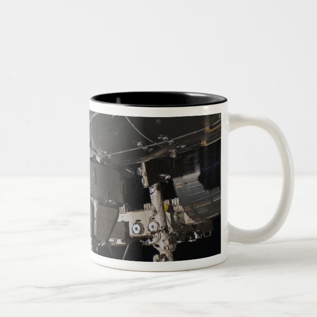 Caneca De Café Em Dois Tons Tranquilidade da Estação Espacial Internacional (Direita)