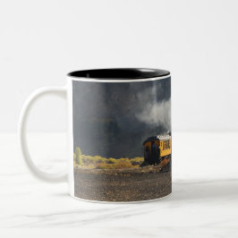 Caneca De Café Em Dois Tons Trem do vapor