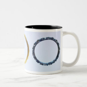 Caneca De Café Em Dois Tons Três braceletes, de Mathay-Mandeure