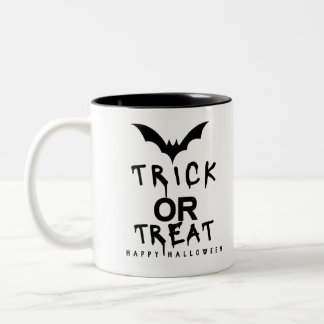 Caneca De Café Em Dois Tons Trick ou trate a Abóbora do Halloween Engraçado