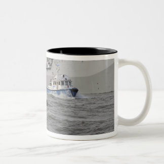 Caneca De Café Em Dois Tons Tripulações da guarda costeira e do departamento d