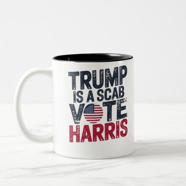 CANECA DE CAFÉ EM DOIS TONS TRUMP É UM SCAB VOT HARRIS (Esquerda)