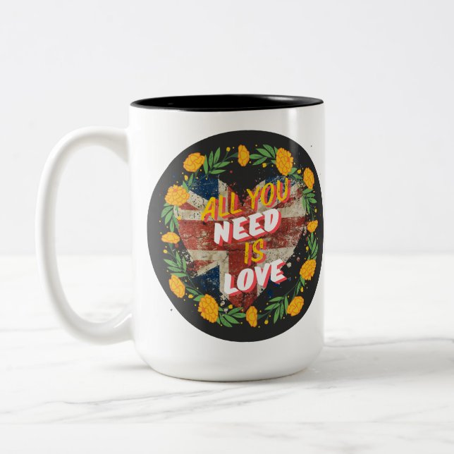 Caneca De Café Em Dois Tons Tudo Que Você Precisa É De Amor (Esquerda)