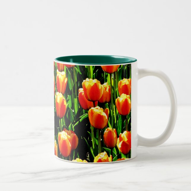 Caneca De Café Em Dois Tons Tulipas da luz do sol (Direita)
