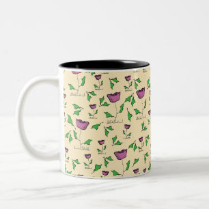 Caneca De Café Em Dois Tons Tulipas roxas sobre fundo amarelo