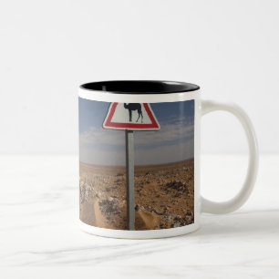 Caneca De Café Em Dois Tons Tunísia, Área Ksour, Ksar Ghilane, Oleoduto