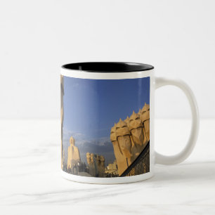 Caneca De Café Em Dois Tons UE, Espanha, Catalunha, Barcelona. Antonio Gaudi's