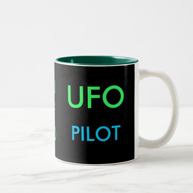CANECA DE CAFÉ EM DOIS TONS UFO PILOTO (Direita)