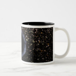 Caneca De Café Em Dois Tons Um buraco negro em um conjunto Globular