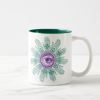 Caneca De Café Em Dois Tons Um círculo das mãos e de um olho