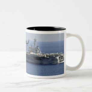 Caneca De Café Em Dois Tons Um helicóptero Seahawk MH-60S