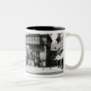 Caneca De Café Em Dois Tons Um hotel velho na praça da cidade, Goslar, c.1910
