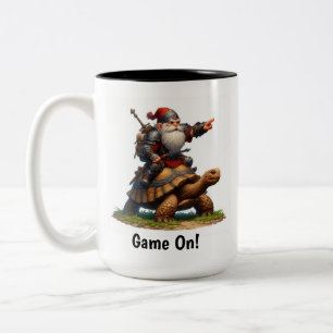 Caneca De Café Em Dois Tons Um Pequeno Guerreiro Gnomo se Possuindo com sua To