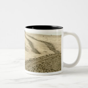 Caneca De Café Em Dois Tons Um veículo de assalto anfíbio