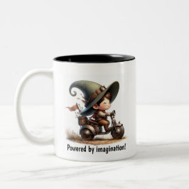 Caneca De Café Em Dois Tons Uma criança feliz dirigindo um Skoter Steampunk