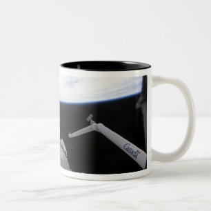 Caneca De Café Em Dois Tons Uma ideia parcial do nó da tranquilidade