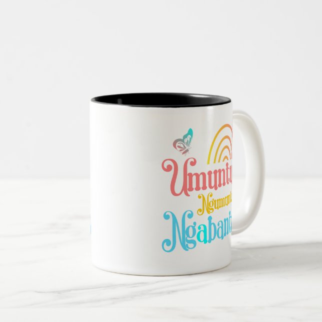 Caneca De Café Em Dois Tons Umuntu Ngumuntu Ngabantu Charity Mug (Frente Esquerda)