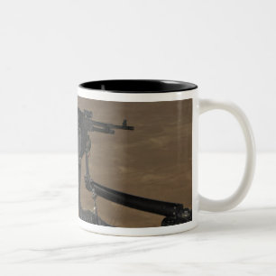 Caneca De Café Em Dois Tons US Marine test disparando uma metralhadora pesada 