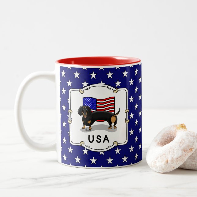 Caneca De Café Em Dois Tons USA American Flag Dachshund Dachsie (preto & tan) (Com Donut)