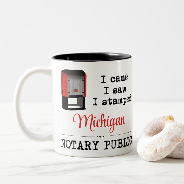 Caneca De Café Em Dois Tons Vame Viu O Carimbo Notário Público No Michigan (Com Donut)