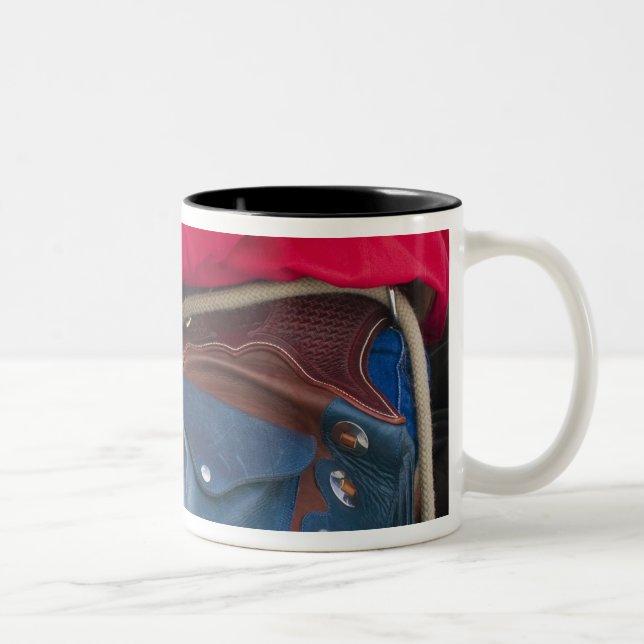 Caneca De Café Em Dois Tons Vaqueiro a Cavalo usando Perneiras de Couro (Direita)