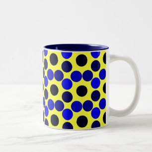 Caneca De Café Em Dois Tons Vendo pontos pretos e azuis