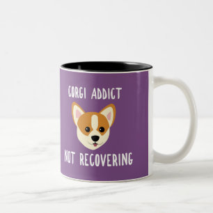 Caneca De Café Em Dois Tons Viciado em Corgi não recuperando