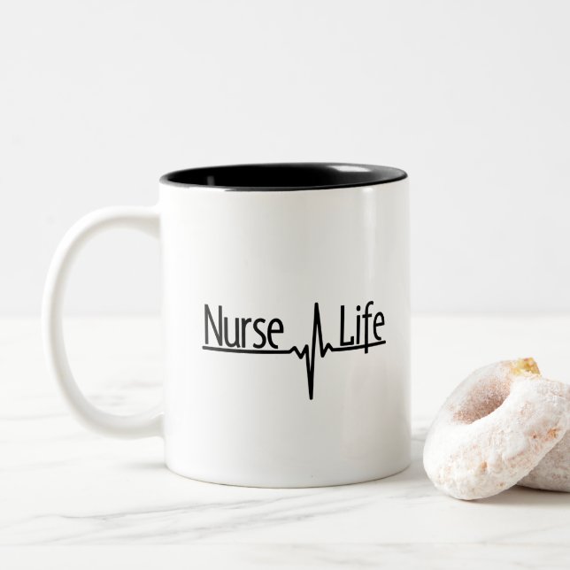 Caneca De Café Em Dois Tons Vida da enfermeira - EKG (Com Donut)