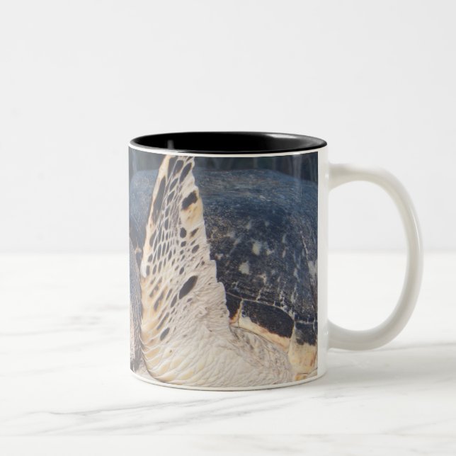 Caneca De Café Em Dois Tons Vida subaquática: Uma tartaruga de mar 2 de (Direita)