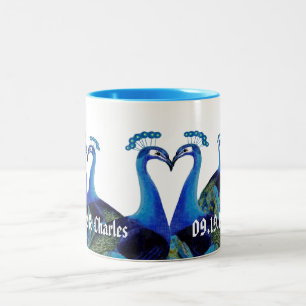 Caneca De Café Em Dois Tons Vintage Peacocks beijando presentes de casamento