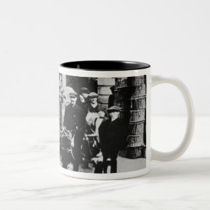Caneca De Café Em Dois Tons Vista do jardim de Covent Mercado, 1900