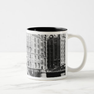 Caneca De Café Em Dois Tons Vista do Speicherstadt Hamburgo, c.1910