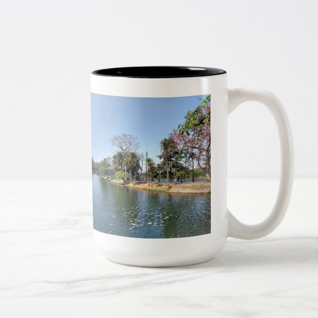 Caneca De Café Em Dois Tons vista lateral do lago (Direita)