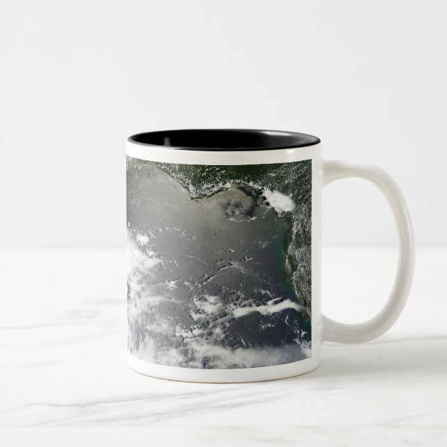 Caneca De Café Em Dois Tons Vista por satélite das fugas de óleo 2 (Direita)