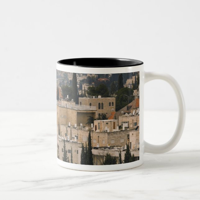 Caneca De Café Em Dois Tons Vista urbana elevada da torre Jerusalem YMCA (Direita)
