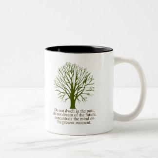 Caneca De Café Em Dois Tons Viva no momento atual
