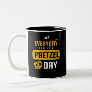 Caneca De Café Em Dois Tons Viva todos os dias como se fosse o dia Pretzel 26 