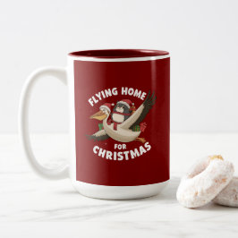 Caneca De Café Em Dois Tons Voando Para Casa No Natal