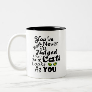 Caneca De Café Em Dois Tons Você nunca se sentiu tão julgada, até que meu gato