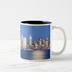 Caneca De Café Em Dois Tons WA, Seattle, panorama de Seattle e Elliott Bay, 2
