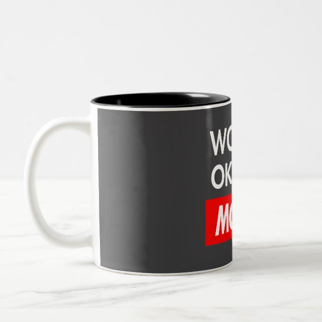 Caneca De Café Em Dois Tons Worlds okayest Moyer (Esquerda)