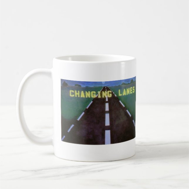 Caneca de café em mudança das pistas (Esquerda)