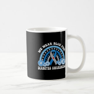 Caneca De Café Em novembro, Vestimos Awarenes Azuis no Arco-Íris