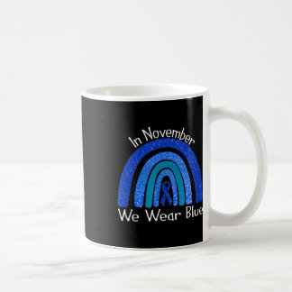 Caneca De Café Em novembro, Vestimos Awarenes Azuis no Arco-Íris