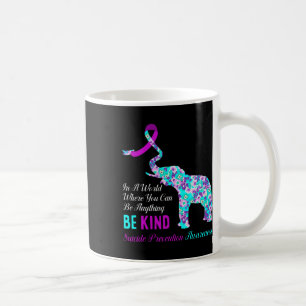 Caneca De Café Em Um Mundo Seja Amável Apoie A Prevenção Contra S