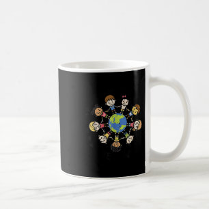Caneca De Café Em Um Mundo Seja Crianças Que Atacam A Terra